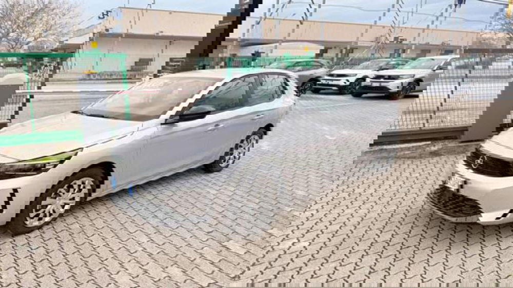 Opel Corsa nuova a Ancona