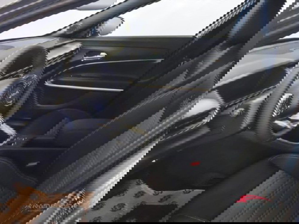 Jeep Avenger nuova a Perugia (9)