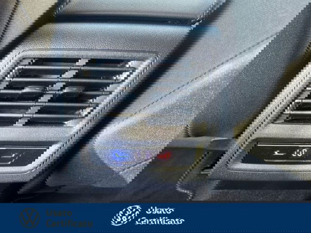 Volkswagen Golf nuova a Vicenza (13)