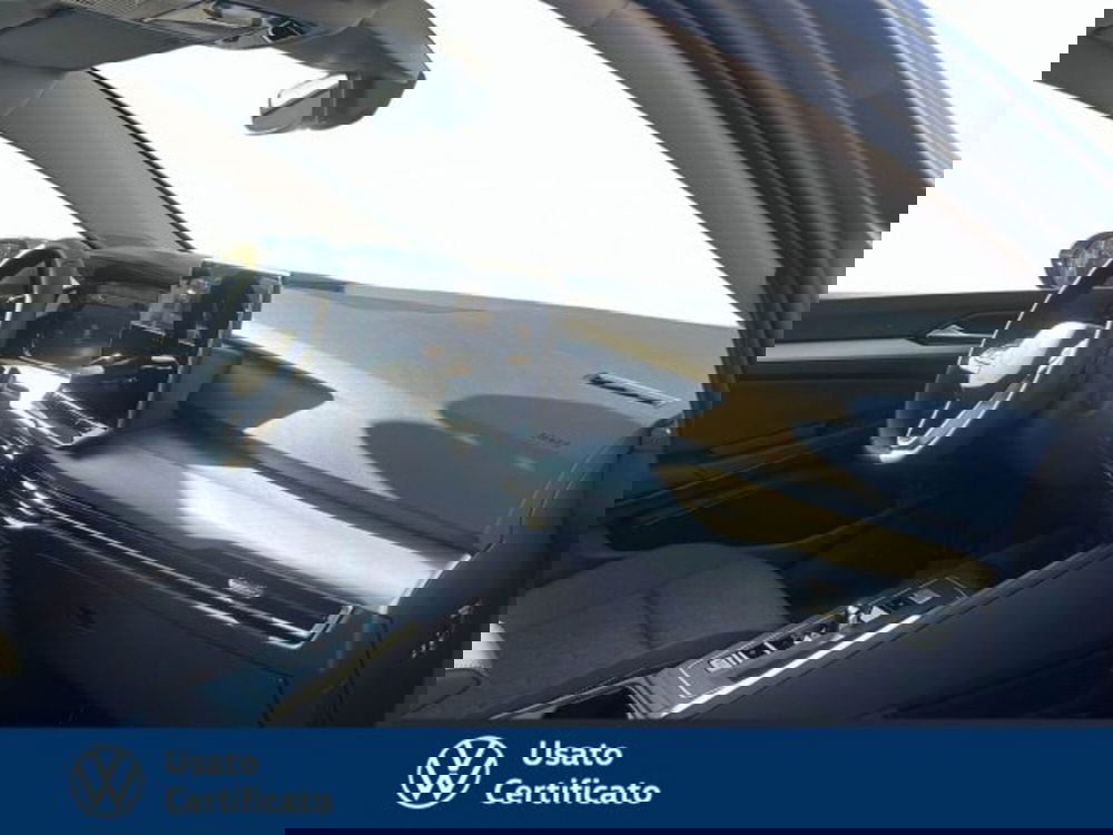 Volkswagen Golf nuova a Vicenza (6)