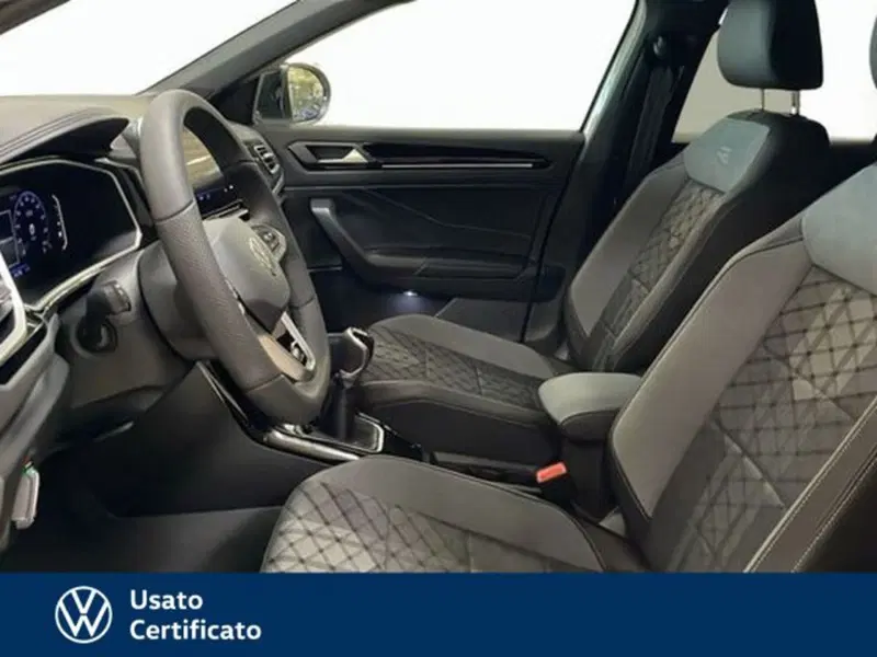 Volkswagen T-Roc nuova a Vicenza (13)