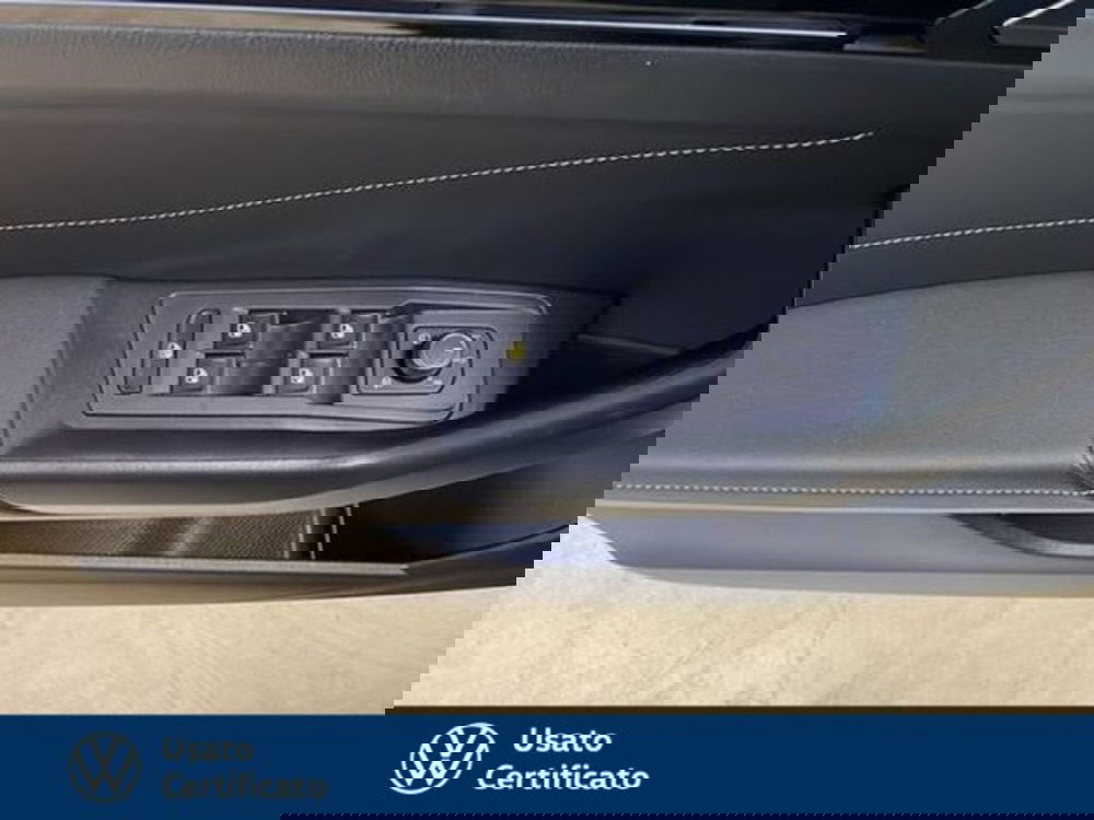 Volkswagen T-Roc usata a Vicenza (18)