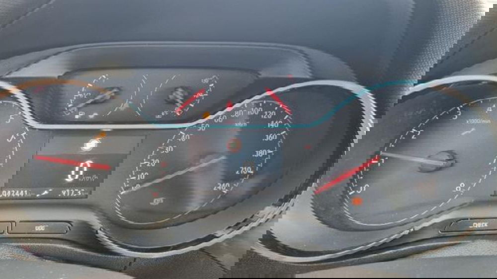 Opel Crossland usata a Savona (5)