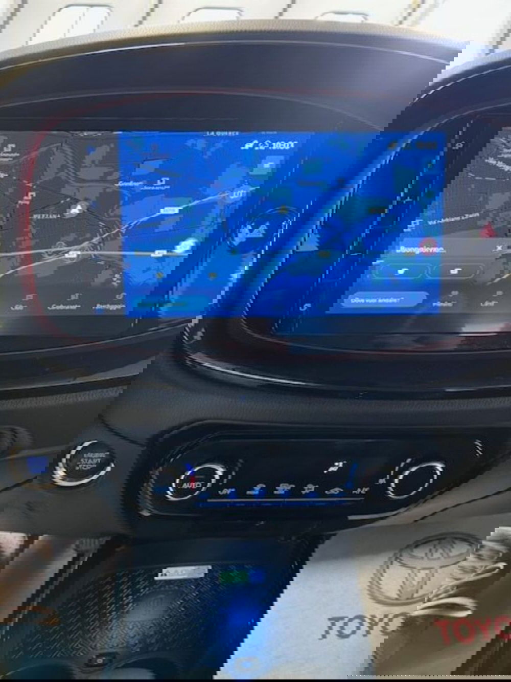 Toyota Aygo X usata a Prato (16)