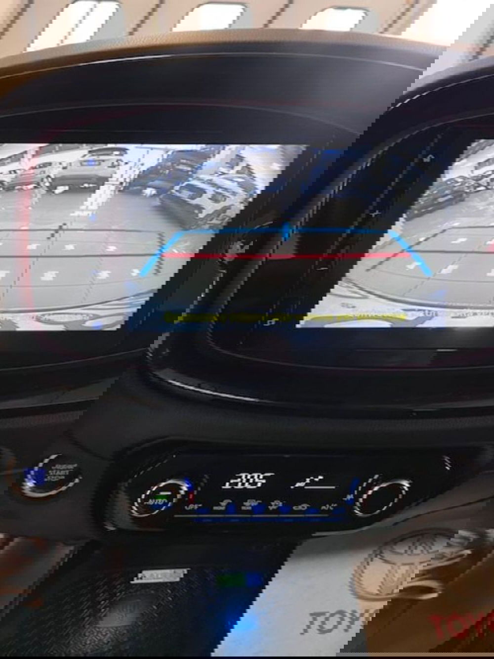 Toyota Aygo X usata a Prato (17)