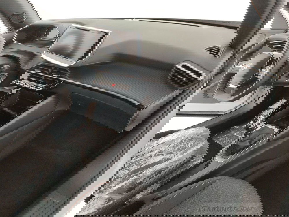 Peugeot 2008 nuova a Caserta (13)