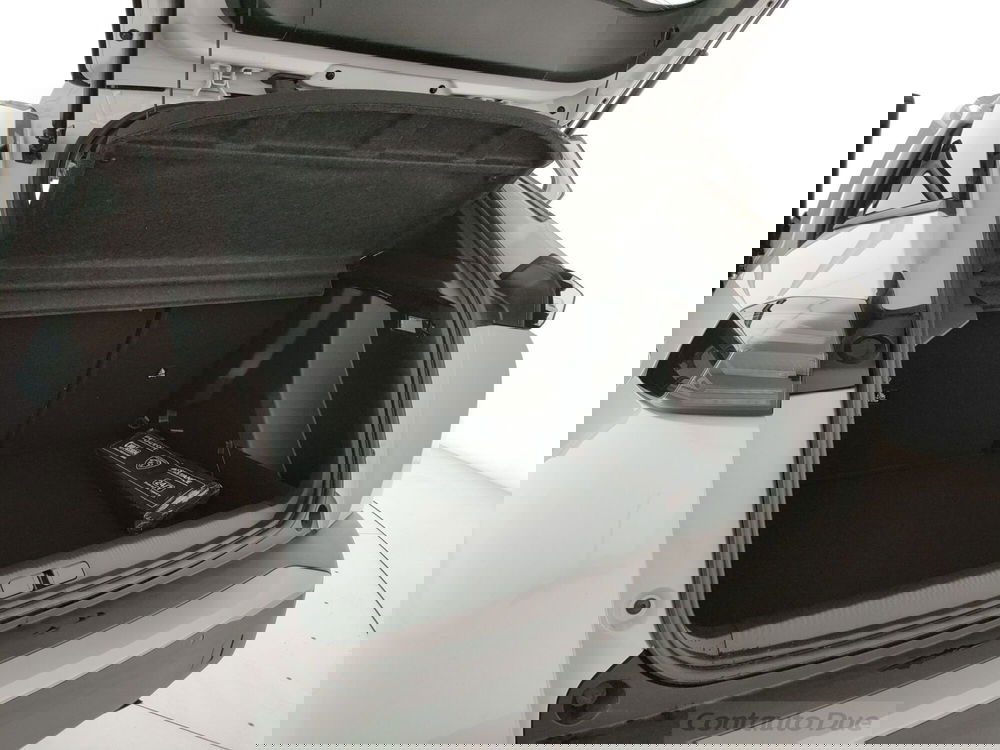 Peugeot 2008 nuova a Caserta (8)