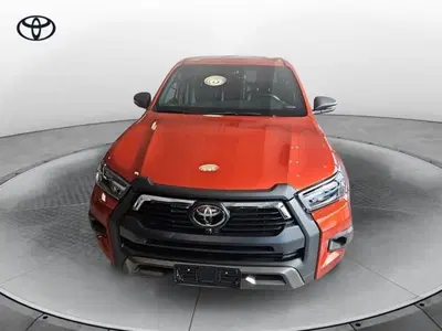 Toyota Hilux 2.8 d-4d 48V double cab Invincible auto nuova a Vicenza