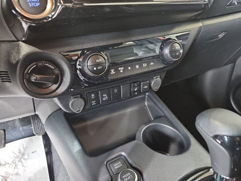 Toyota Hilux nuova a Vicenza (14)