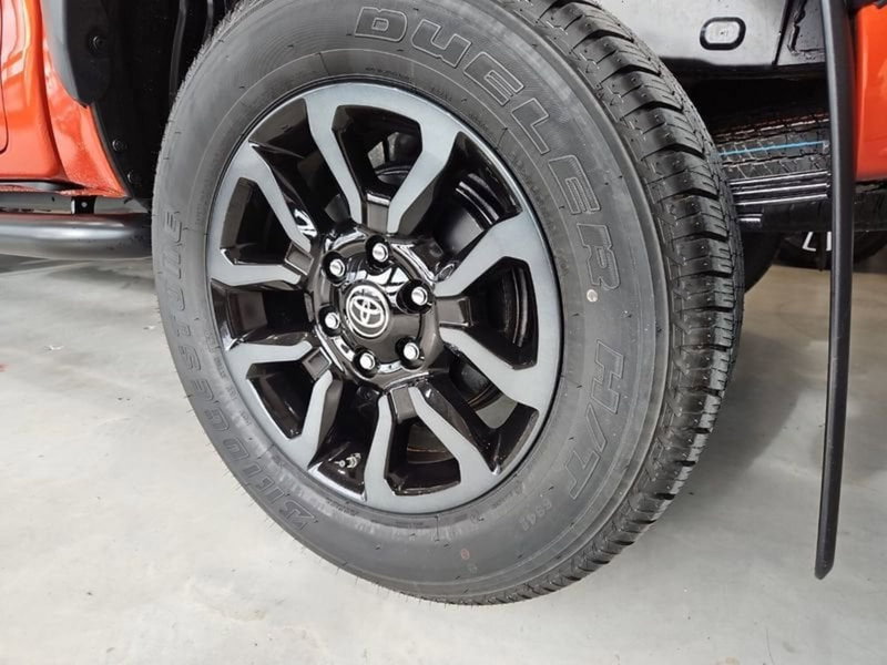 Toyota Hilux nuova a Vicenza (8)