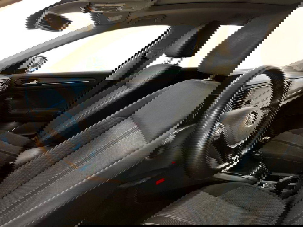 Volkswagen T-Roc usata a Bari (7)