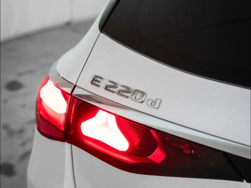 Mercedes-Benz Classe E Station Wagon nuova a Macerata (10)