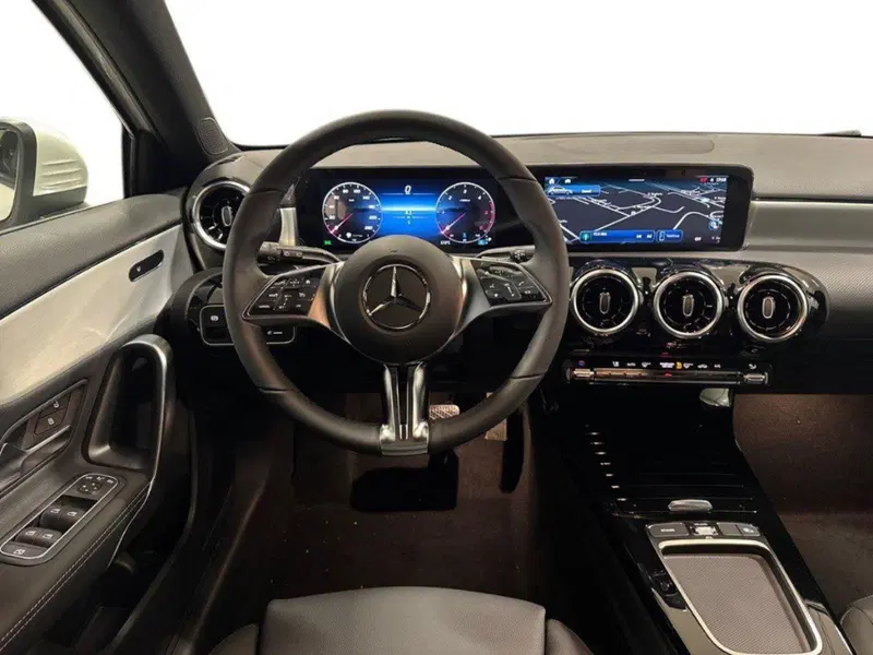 Mercedes-Benz Classe A Sedan nuova a Macerata (11)