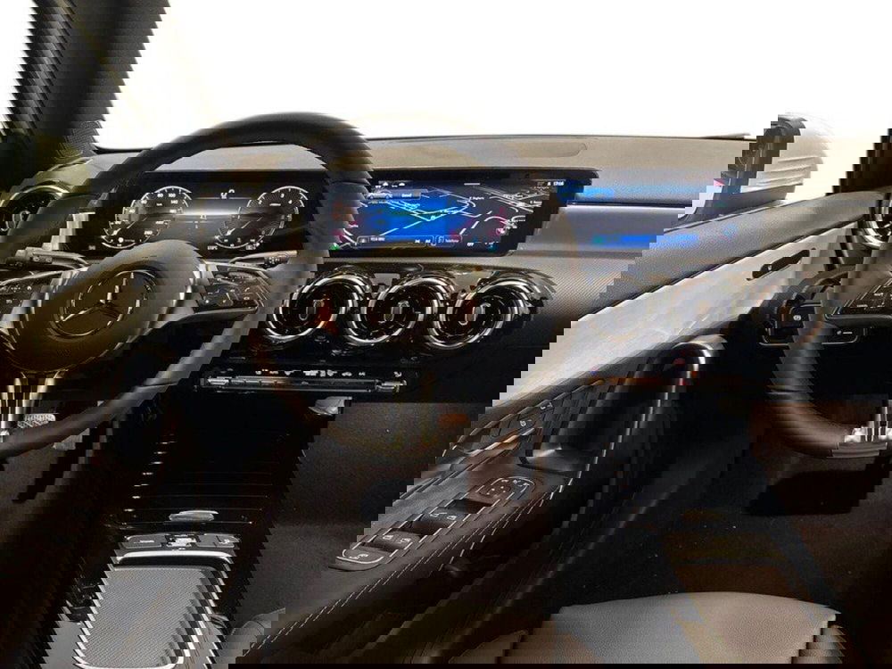 Mercedes-Benz Classe A Sedan nuova a Macerata (11)