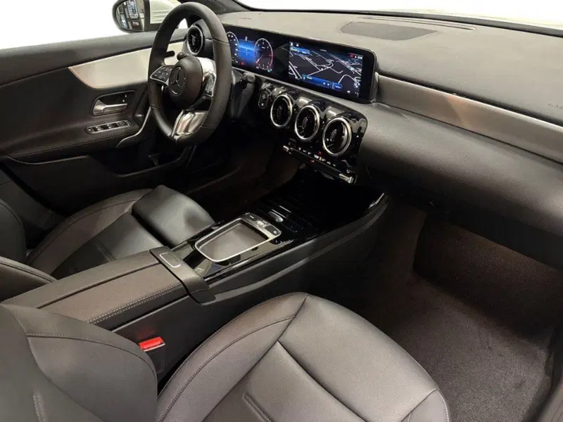 Mercedes-Benz Classe A Sedan nuova a Macerata (12)