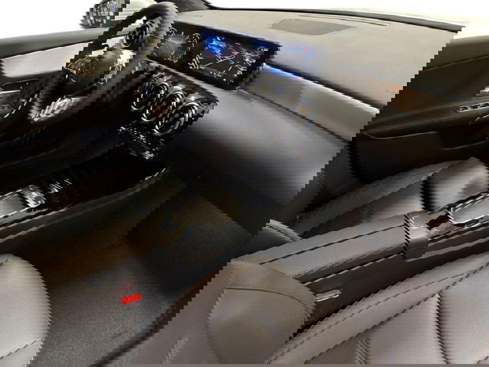 Mercedes-Benz Classe A Sedan nuova a Macerata (12)