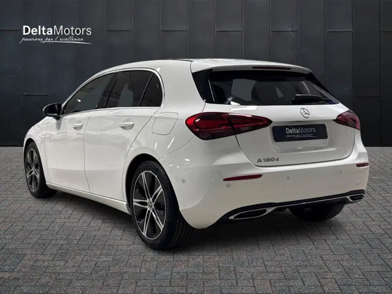 Mercedes-Benz Classe A Sedan nuova a Macerata (3)