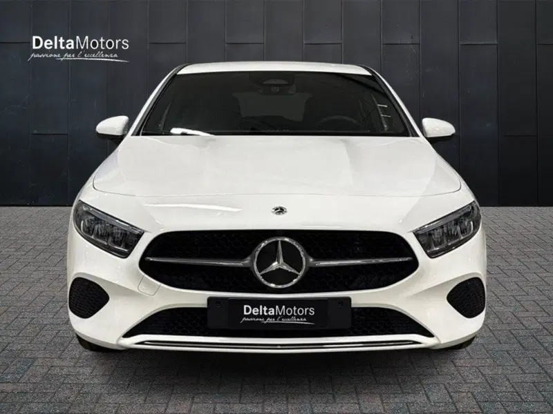 Mercedes-Benz Classe A Sedan nuova a Macerata (6)