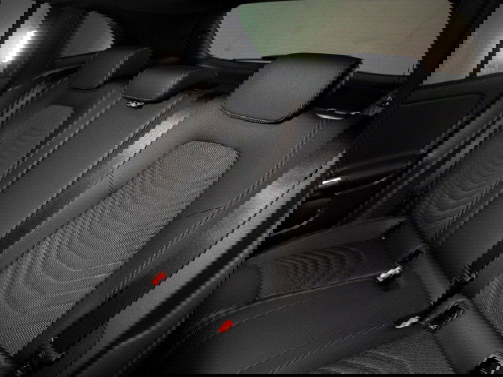 Mercedes-Benz GLA SUV nuova a Macerata (12)