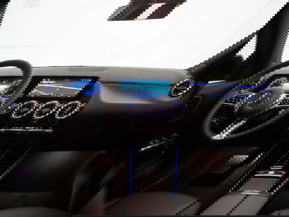 Mercedes-Benz GLA SUV nuova a Macerata (13)