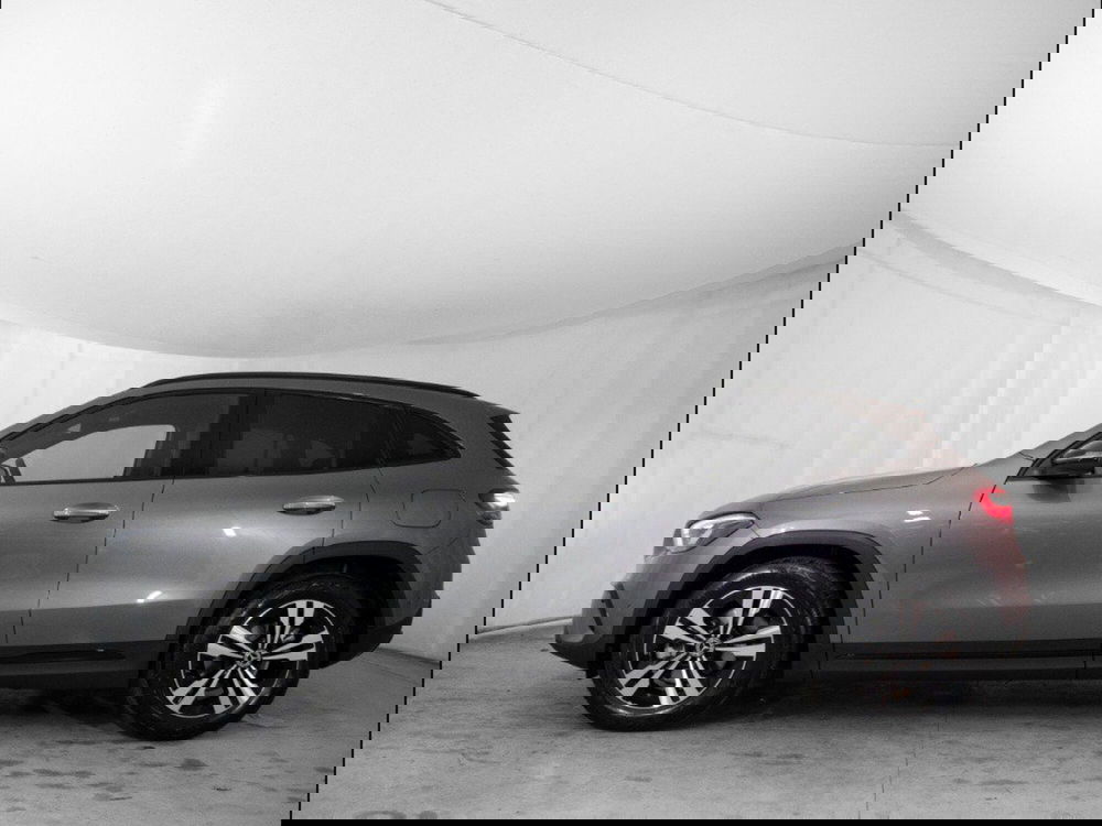 Mercedes-Benz GLA SUV nuova a Macerata (2)