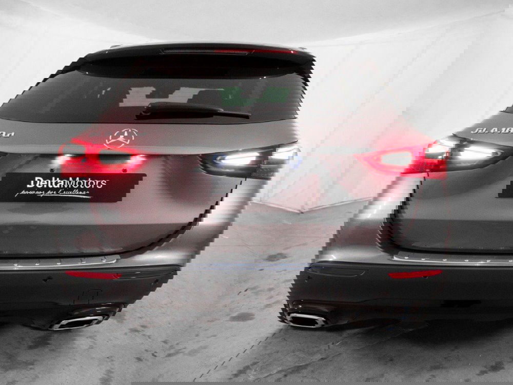 Mercedes-Benz GLA SUV nuova a Macerata (3)