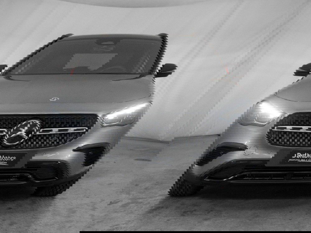 Mercedes-Benz GLA SUV nuova a Macerata (5)