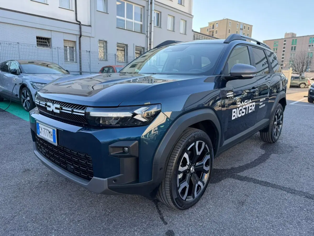 Dacia Bigster usata a Brescia (7)
