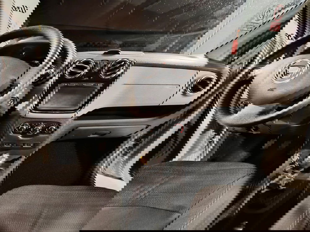 Dacia Lodgy usata a Brescia (16)