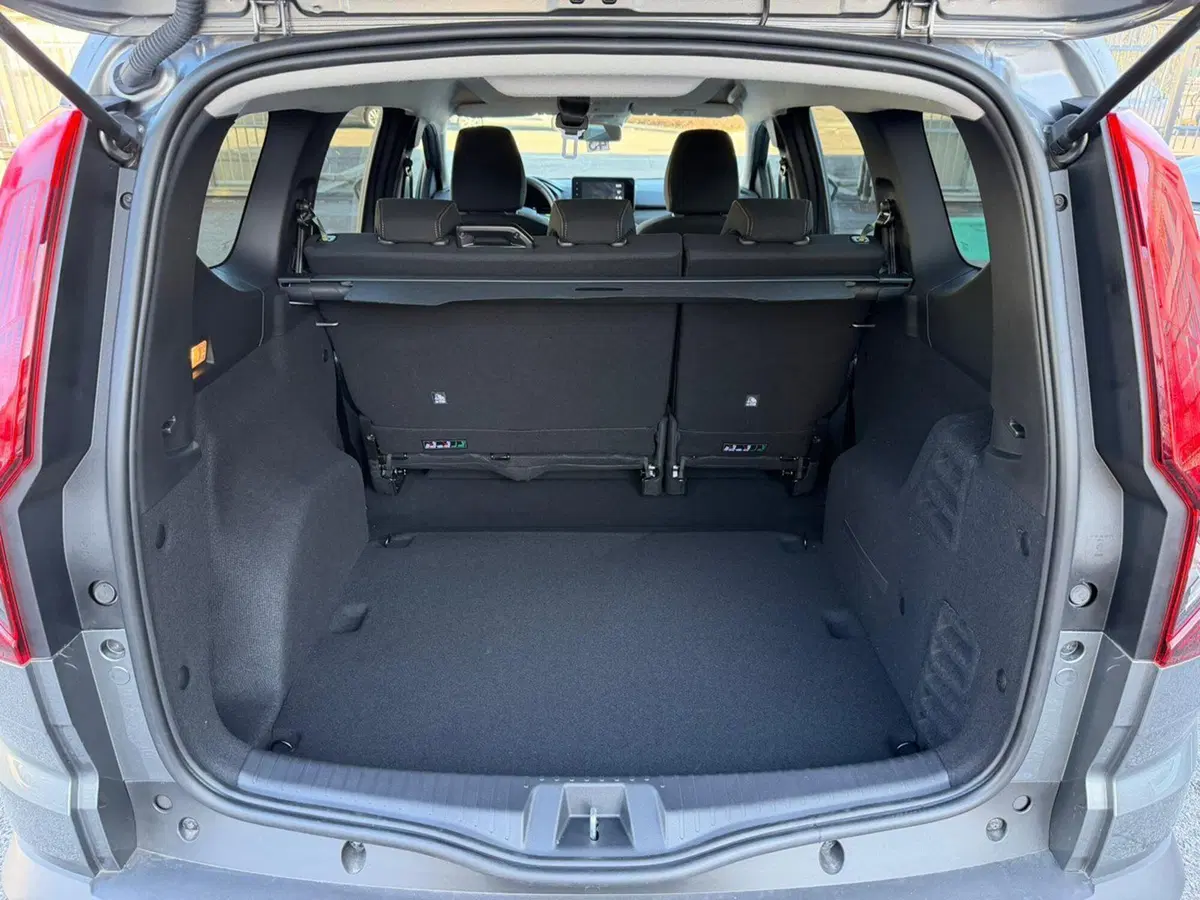Dacia Jogger nuova a Brescia (18)