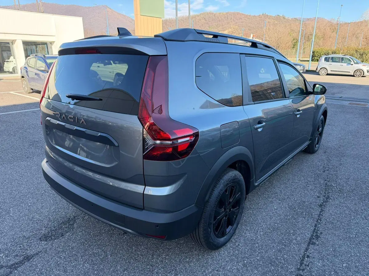 Dacia Jogger nuova a Brescia (4)
