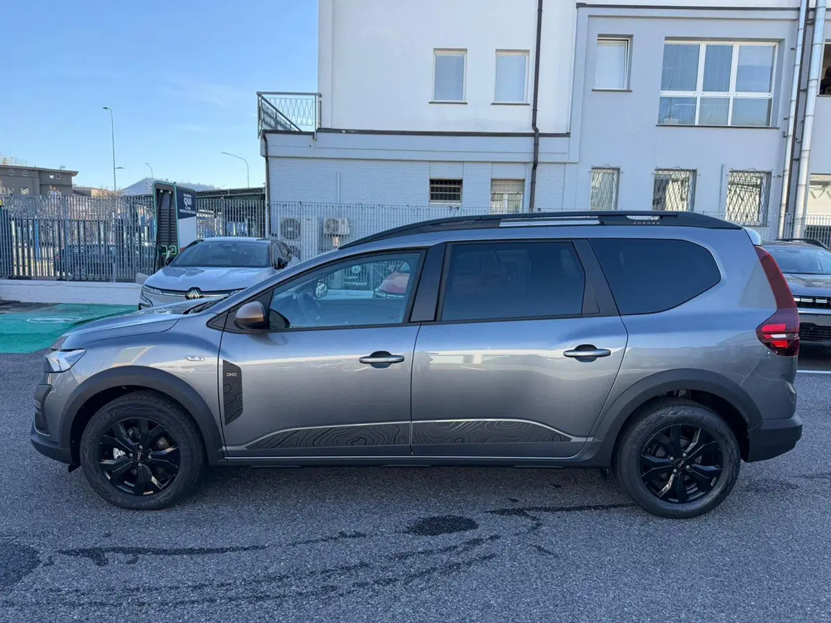 Dacia Jogger nuova a Brescia (5)