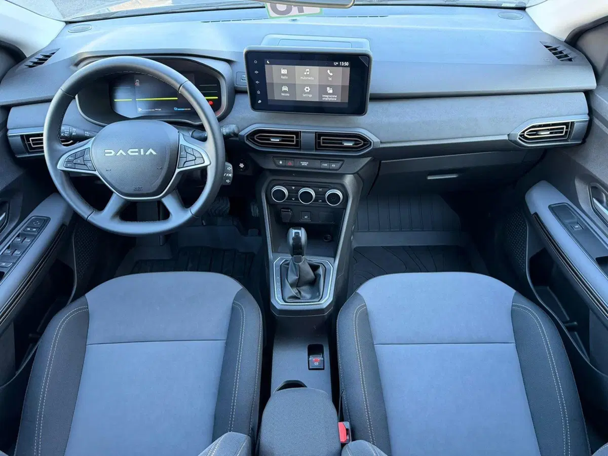 Dacia Jogger nuova a Brescia (8)