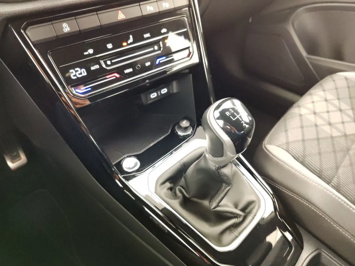 Volkswagen T-Roc usata a Massa-Carrara (11)
