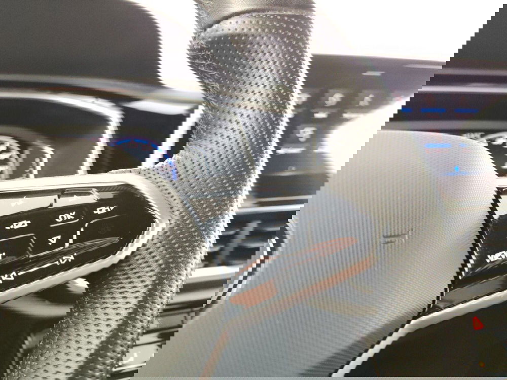 Volkswagen T-Roc usata a Massa-Carrara (13)