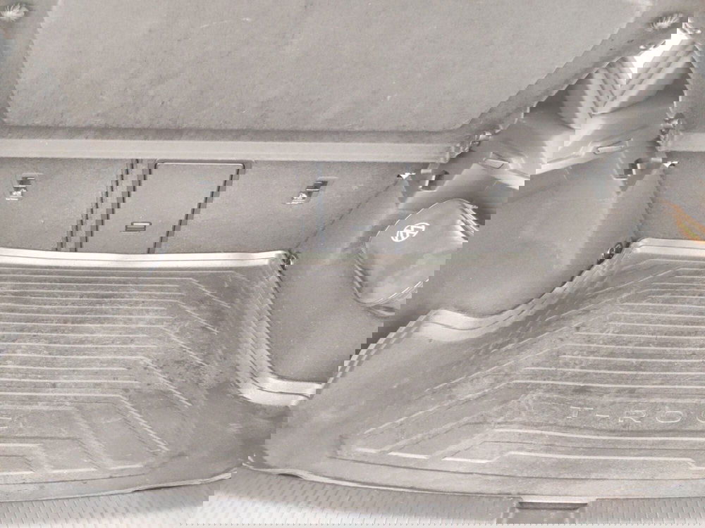 Volkswagen T-Roc usata a Massa-Carrara (16)