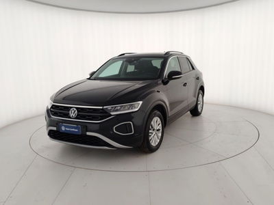 Volkswagen T-Roc 1.0 TSI Life del 2023 usata a Massa