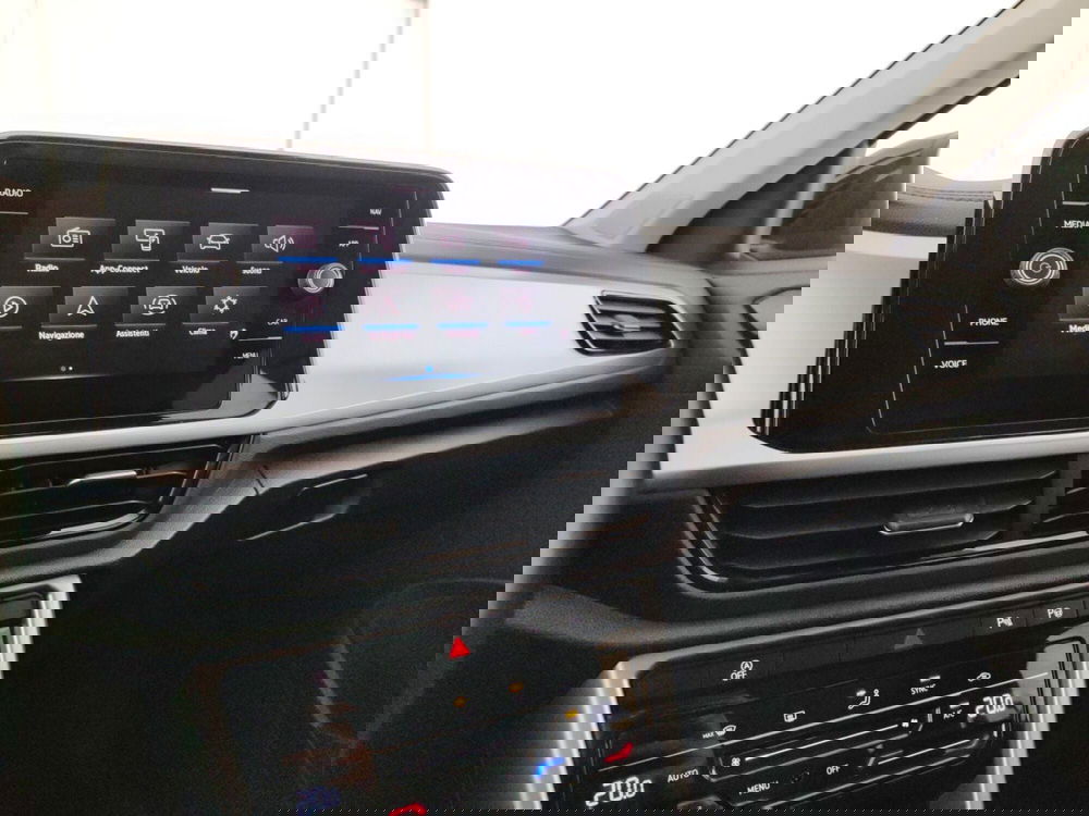 Volkswagen T-Roc usata a Massa-Carrara (12)