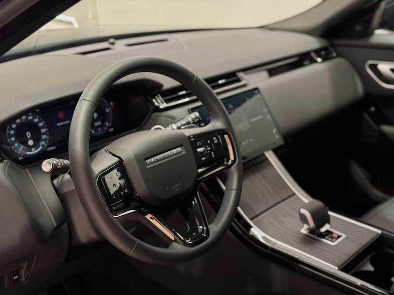 Land Rover Range Rover Velar usata a Savona (11)