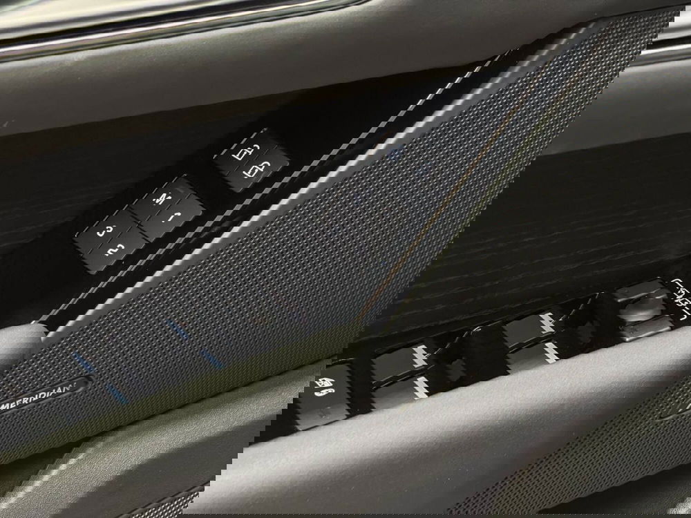 Land Rover Range Rover Velar usata a Savona (13)