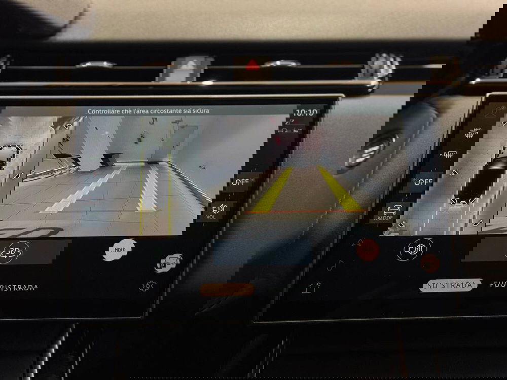 Land Rover Range Rover Velar usata a Savona (14)