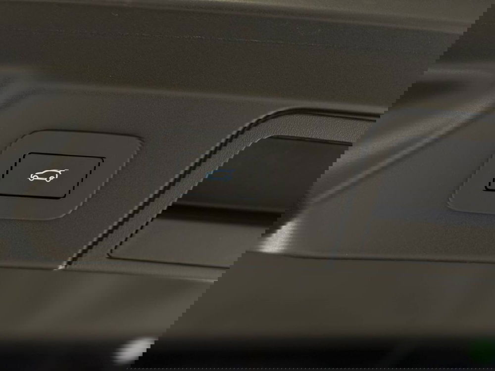 Land Rover Range Rover Velar usata a Savona (17)