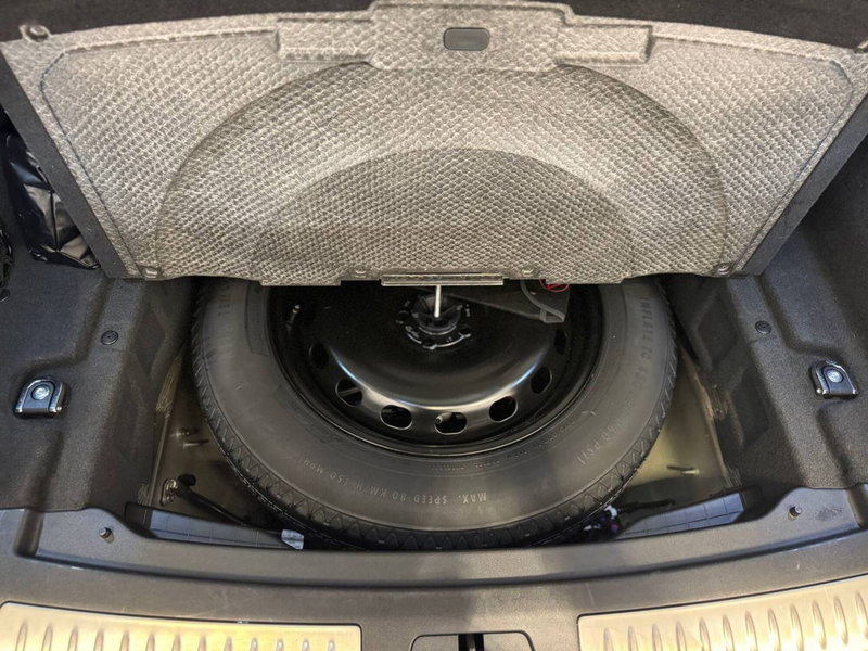 Land Rover Range Rover Velar usata a Savona (18)