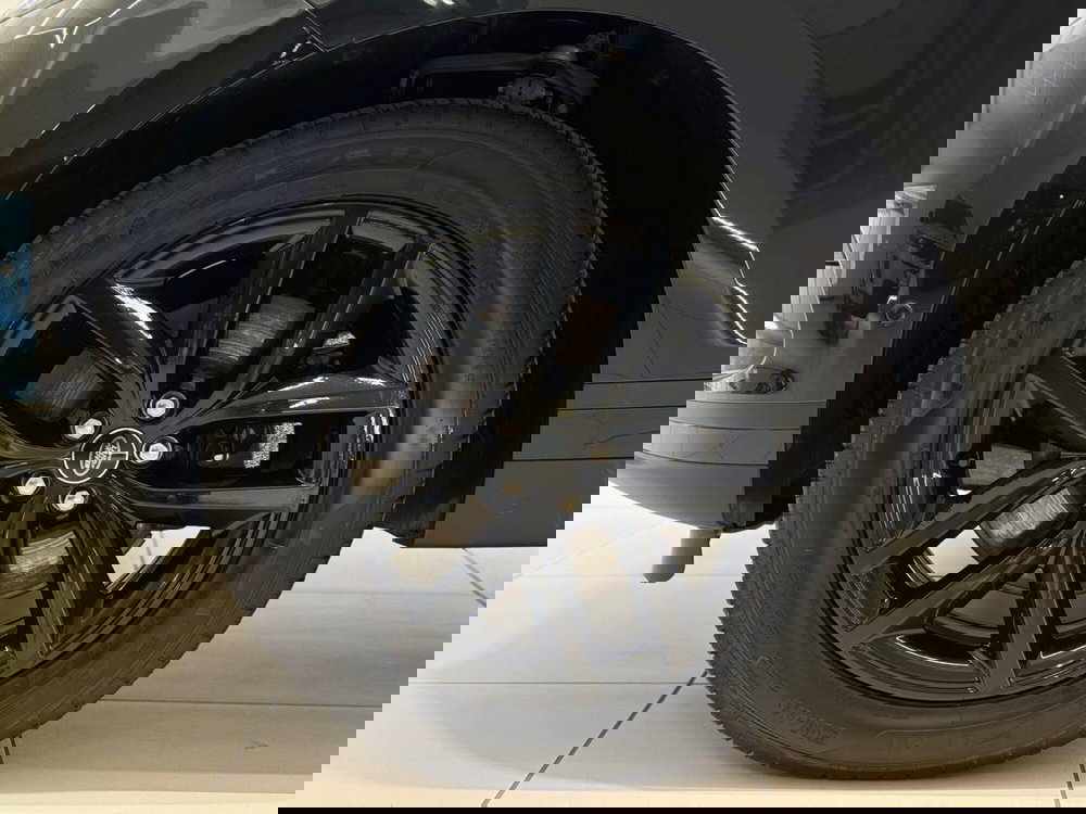 Land Rover Range Rover Velar usata a Savona (9)