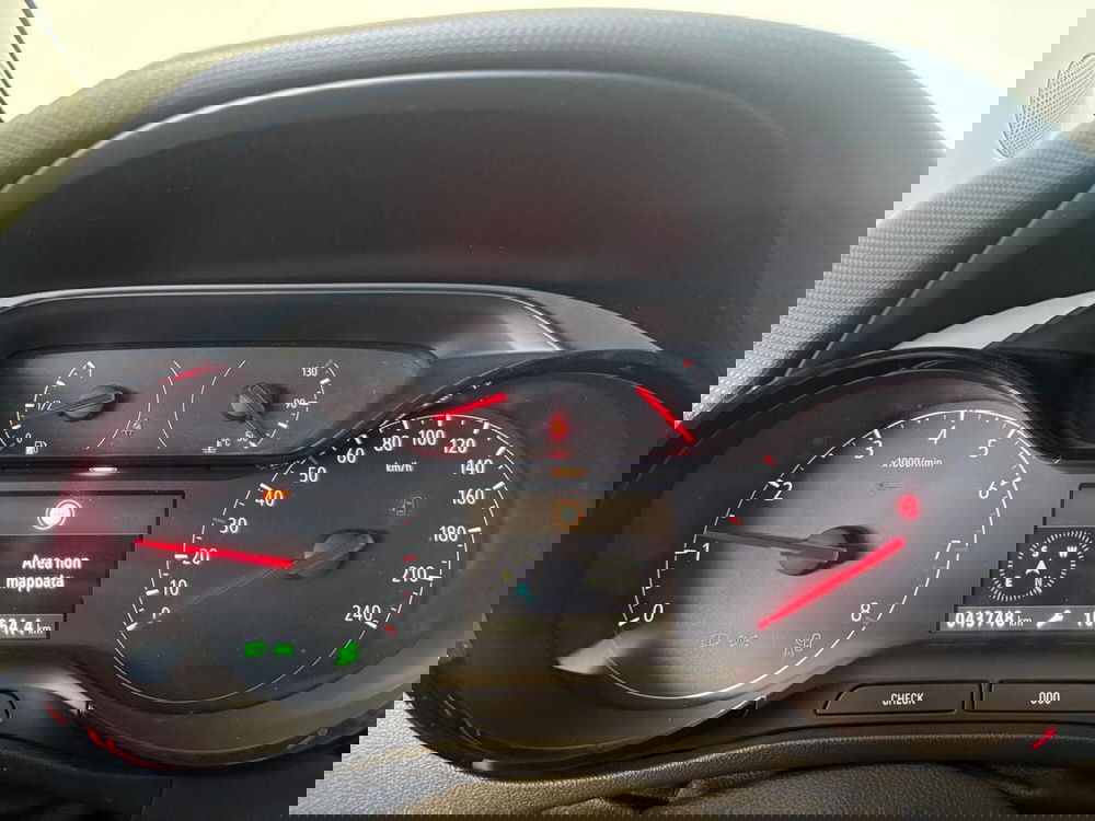 Opel Crossland X usata a Monza e Brianza (8)