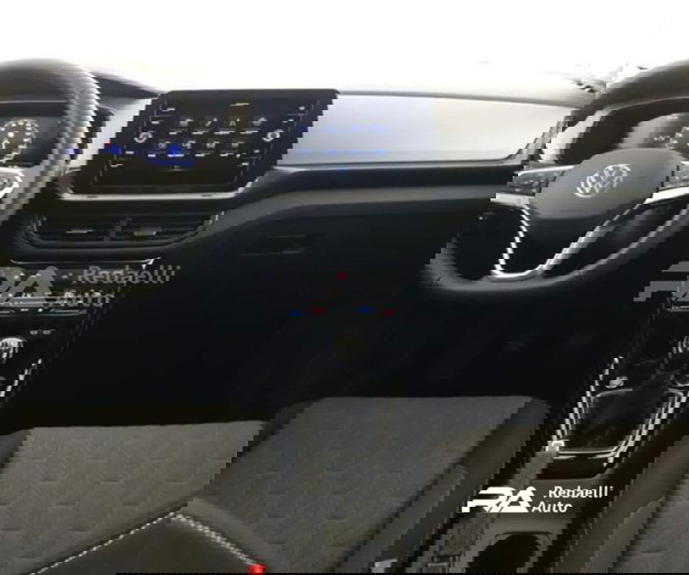 Volkswagen T-Cross nuova a Lecco (6)