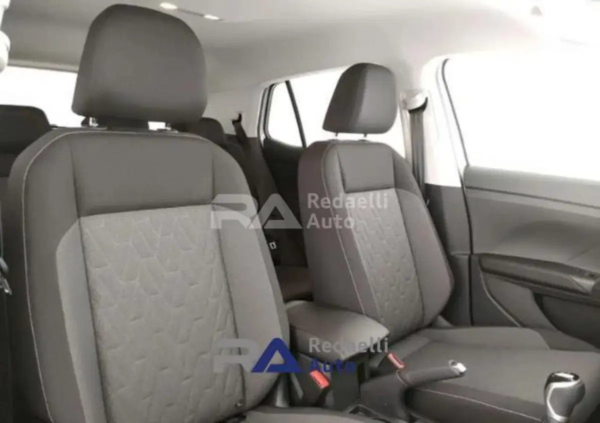 Volkswagen T-Cross nuova a Lecco (7)