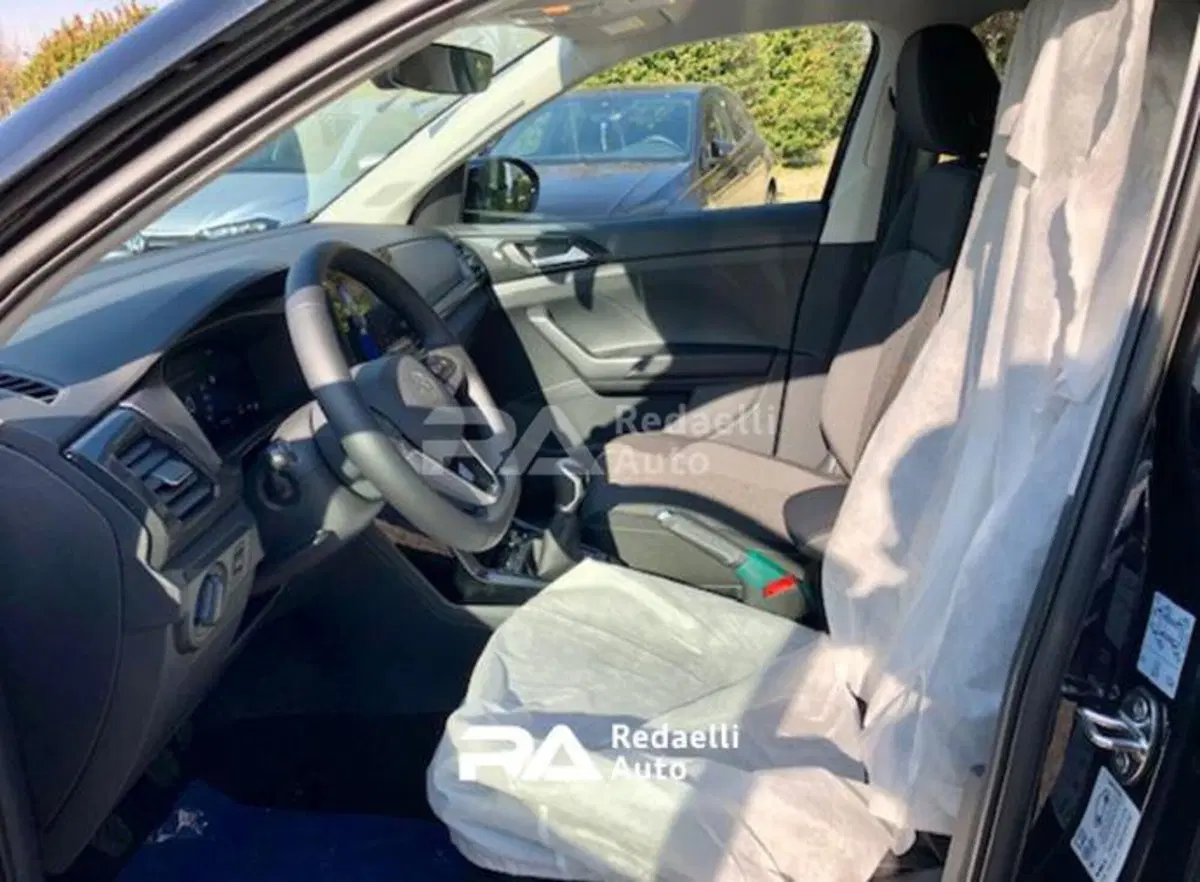 Volkswagen T-Cross nuova a Lecco (5)