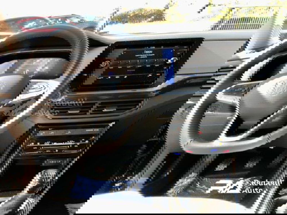 Volkswagen T-Cross nuova a Lecco (7)