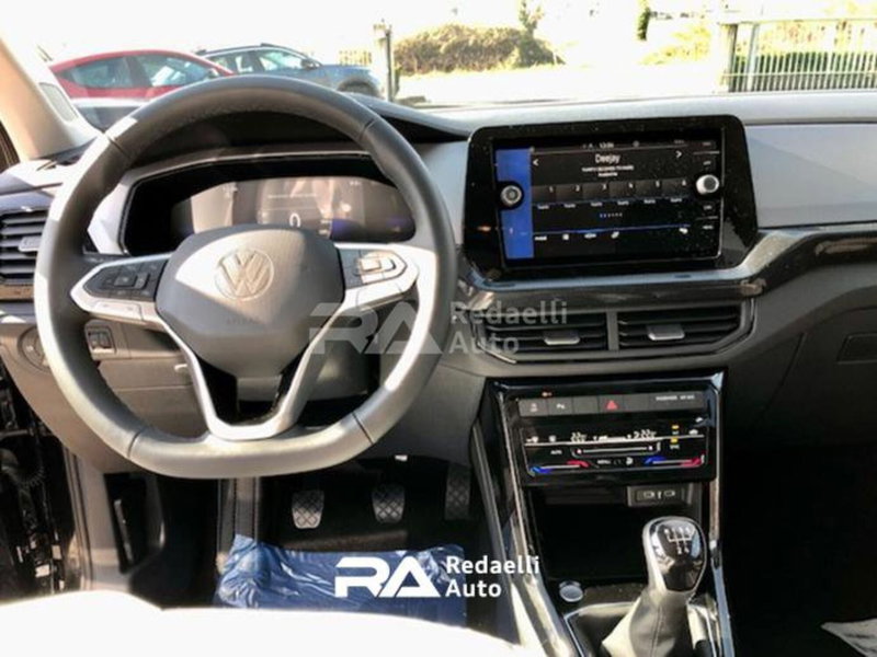 Volkswagen T-Cross nuova a Lecco (7)
